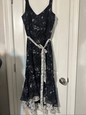 NWT White House Black Market Black and White Floral High-Low Slip Dress w/ Belt